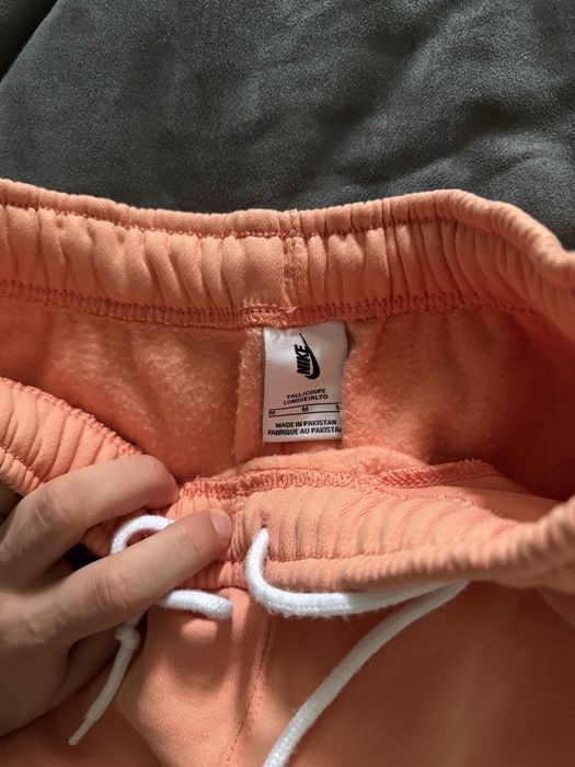 Долнище Nike оранжево.