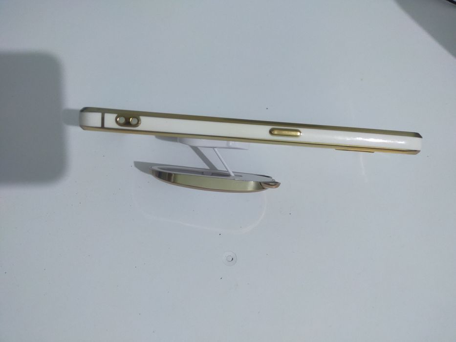 Продам чехол на телефон oppo