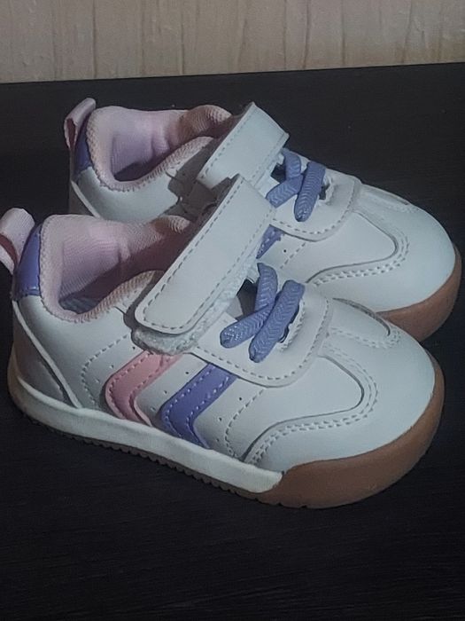 Срочно продам детскую обувь