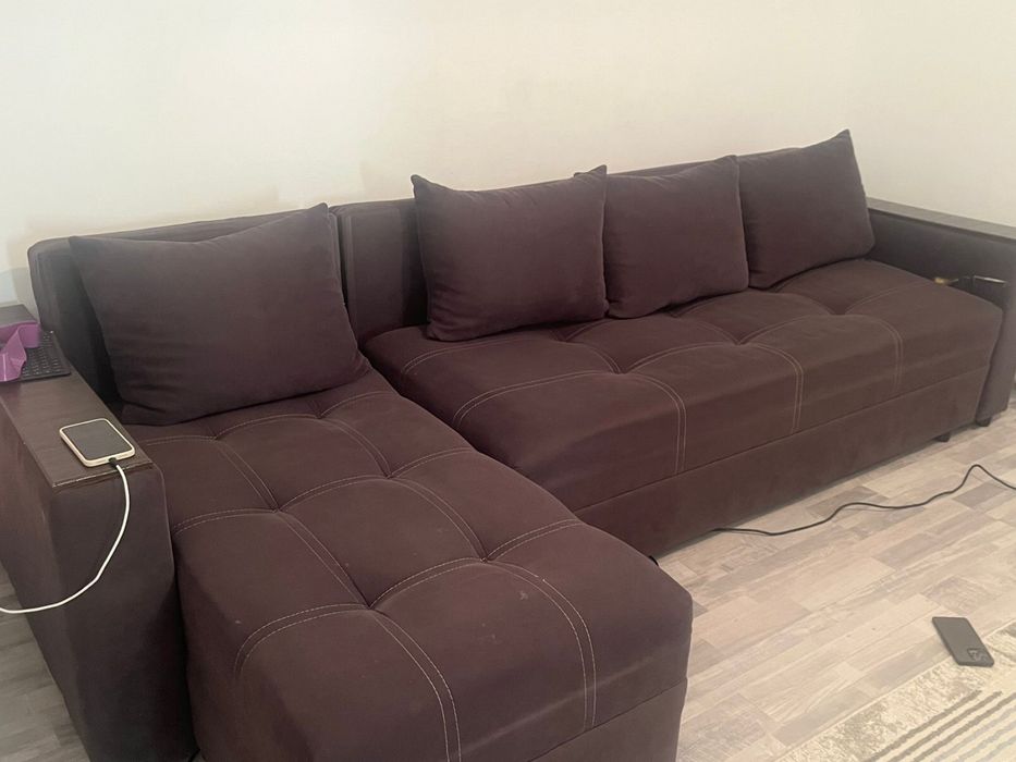 Угловой диван.