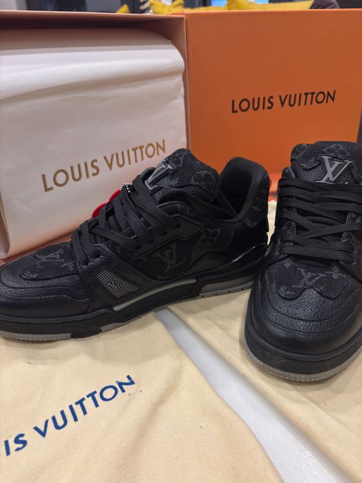 LOUIS VUITTON Trainer Sneaker Black