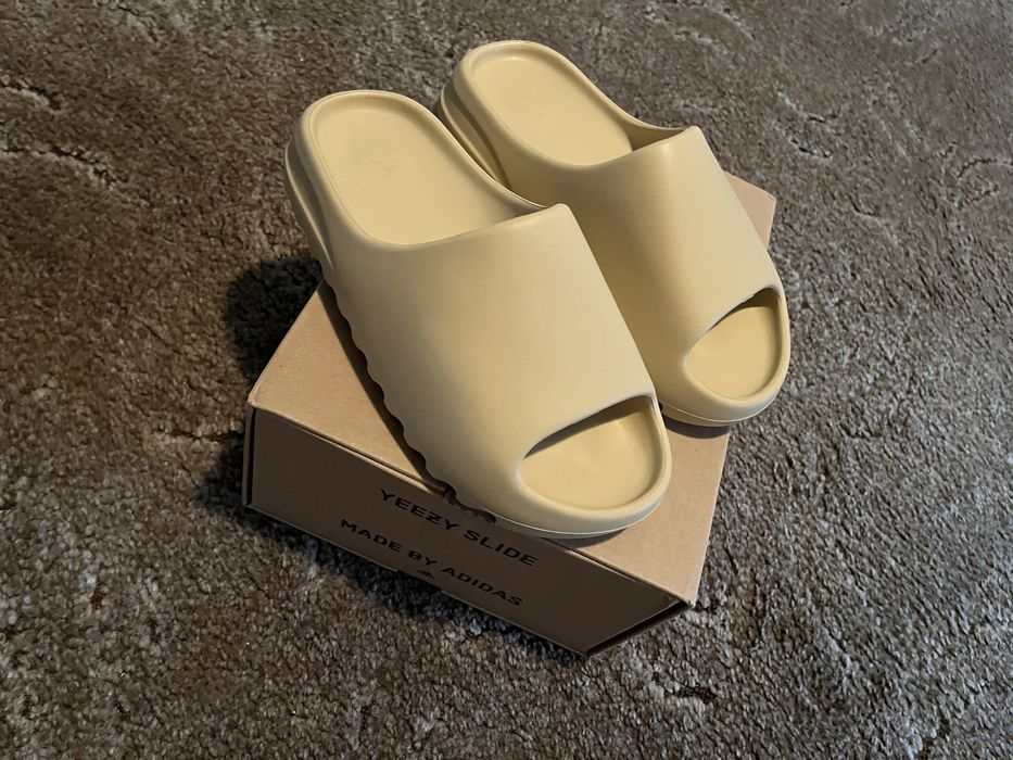 papuci Yeezy slides