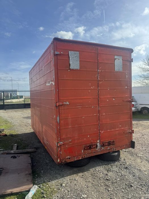 Фургон подходящ за склад