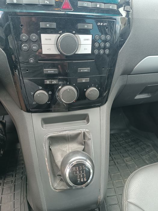 Продавам OPEL Zafira