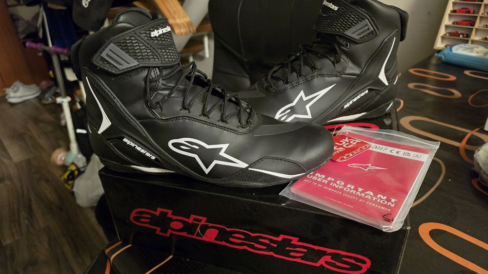 De vânzare ALPINESTARS Faster 4 black and white mărime 43.5