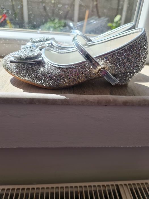 Pantofi prințesă, cu sclipici,  H&M