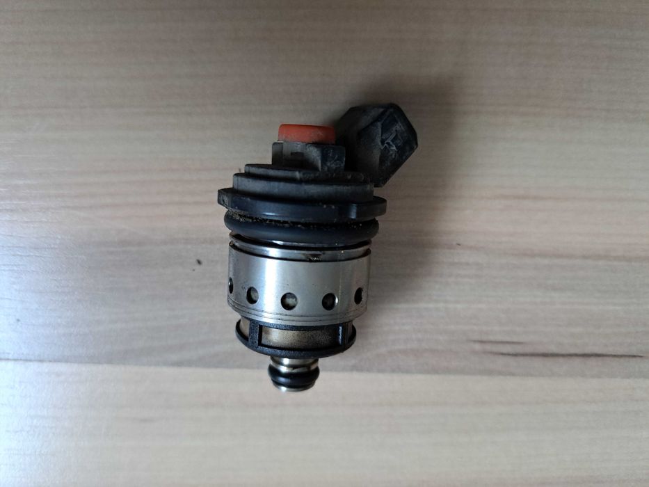 2 броя Газови инжектори за Опел Инсигния 2016