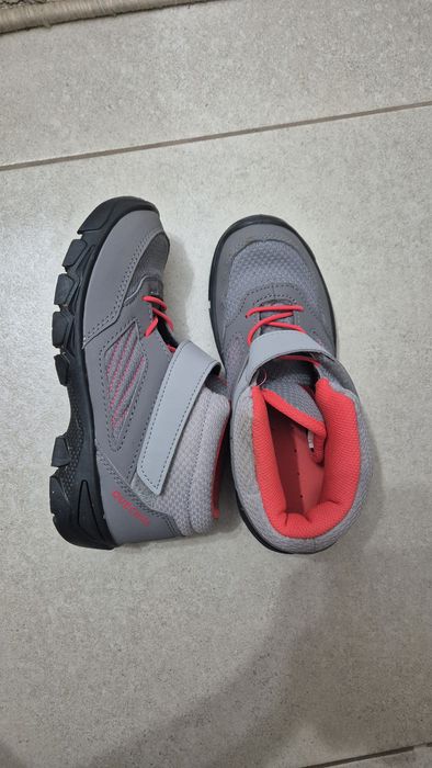 Vând ghete dechatlon