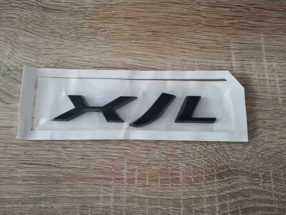 черна емблема лого Ягуар Jaguar XJL