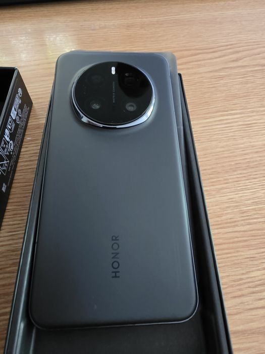 Vand Honor Magic 7 Pro - impecabil ca nou + carcasa carbon