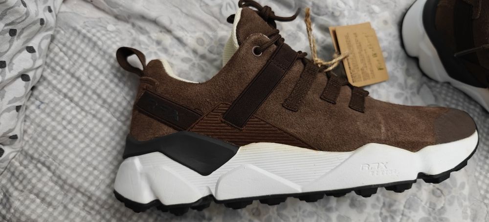 Срочно продам фирменную обувь RAX