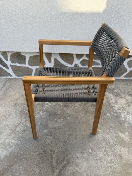 Стол от тиково дърво