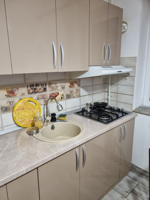 Vand apartament 3 camere E 14 et 4/4