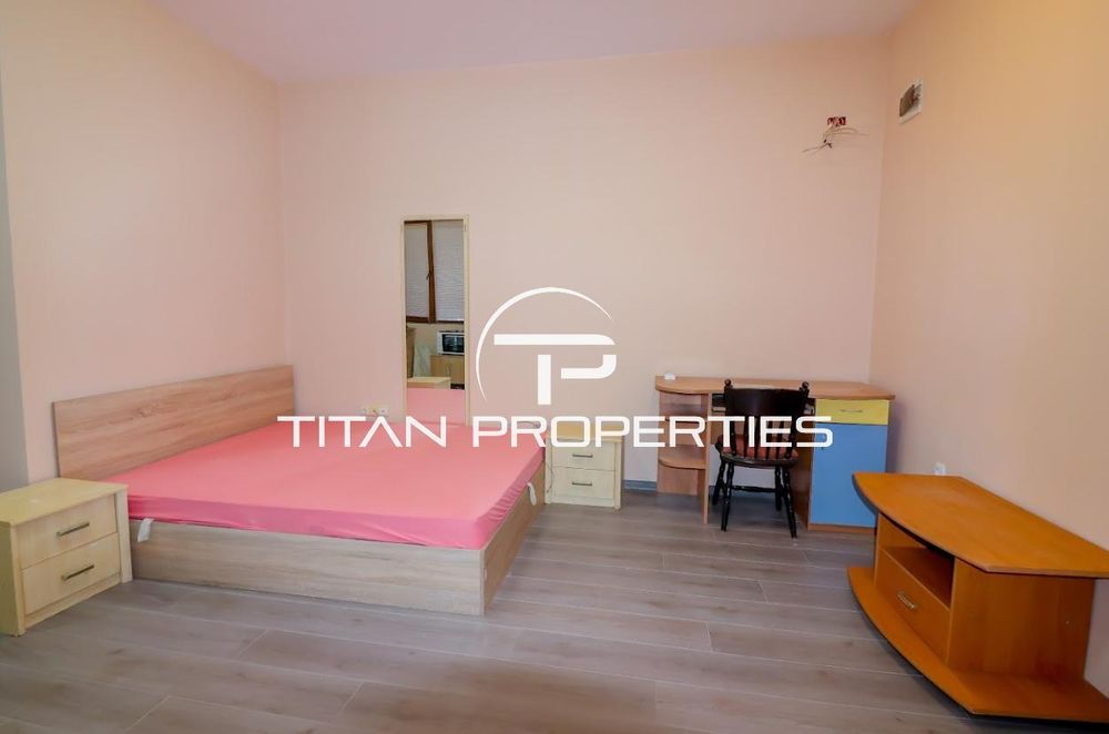 Дава се под наем Едностаен апартамент в Варна, Бриз - 38 кв.м за 275 € - Снимка #1