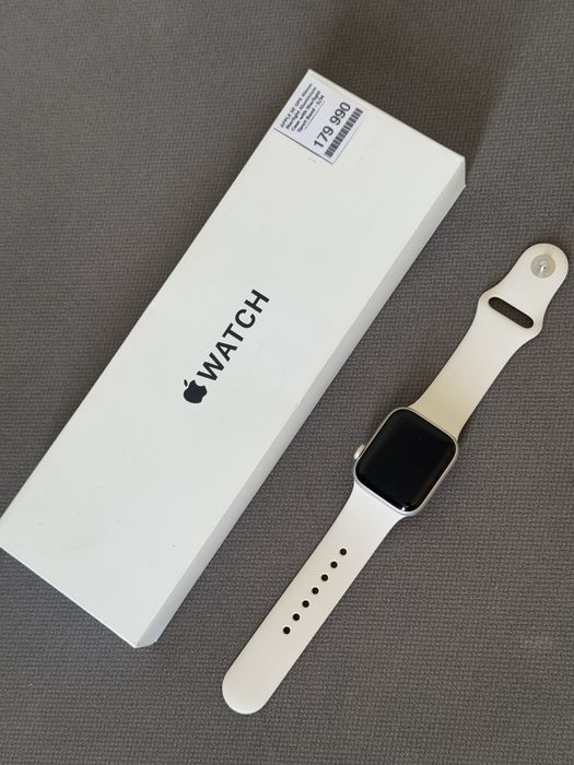 Apple Watch SE 2 40mm GPS — новые, АКБ 100%