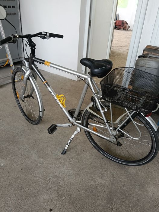Vând bicicleta foarte bună
