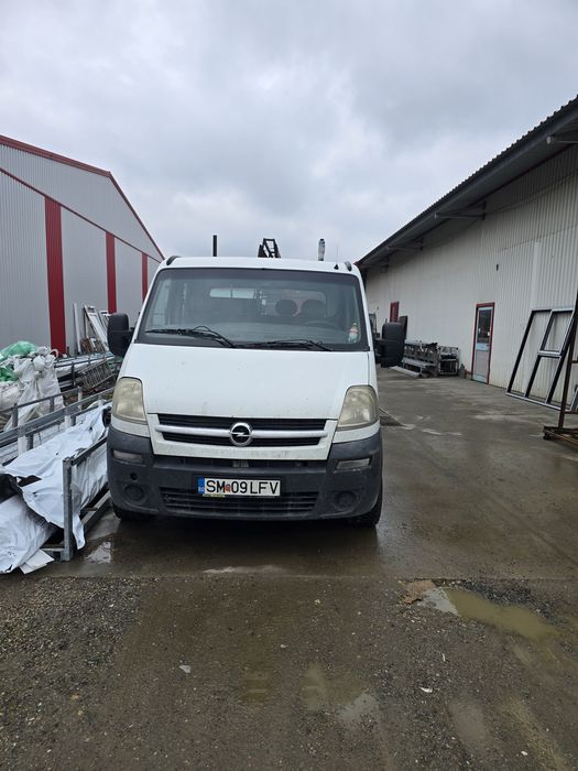 Vand sau schimb autoturismele din imagine