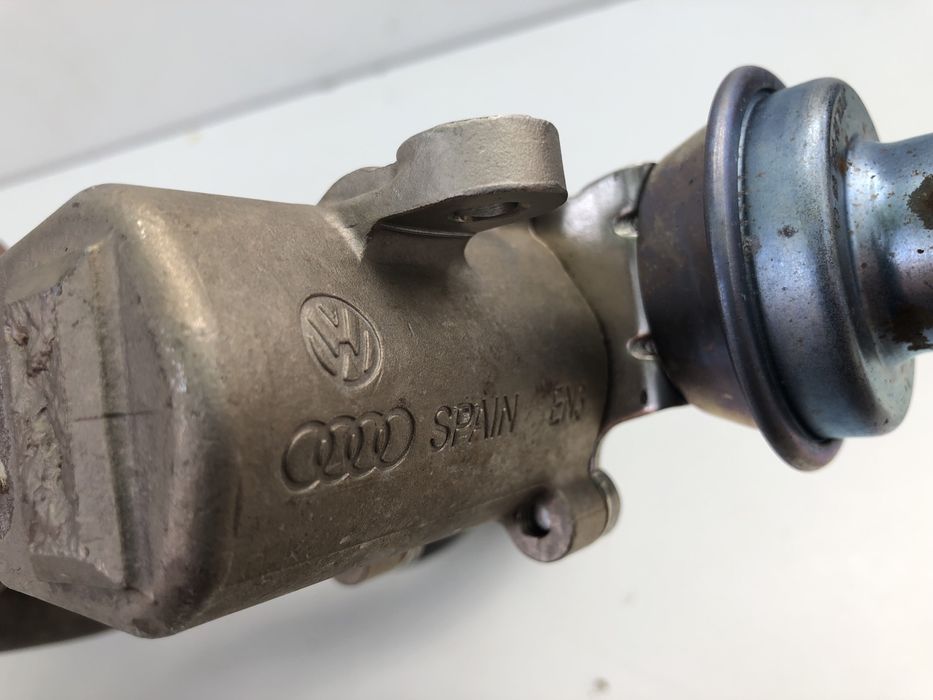 Racitor gaze Audi A4 B8 cod motor CAGA