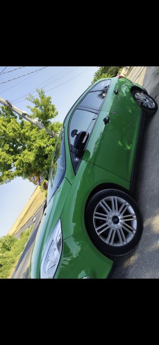 Vand ford focus mk3 an 2012 fara defecte.