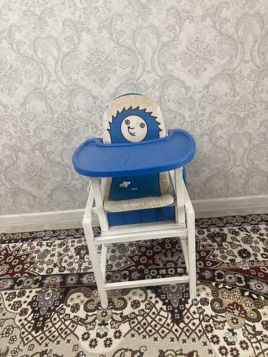 Стол для кормление