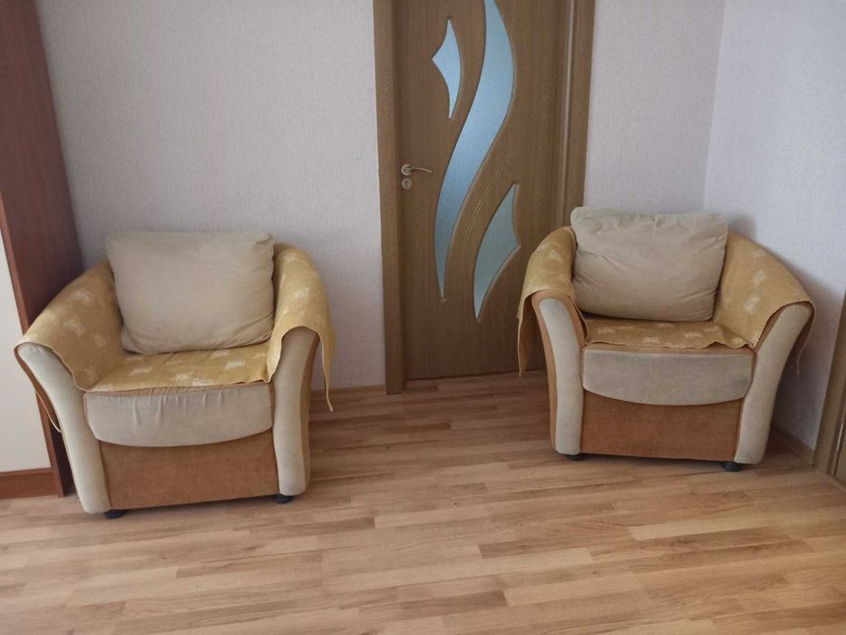 Разтегателен кръгъл диван с 2 фотьоила