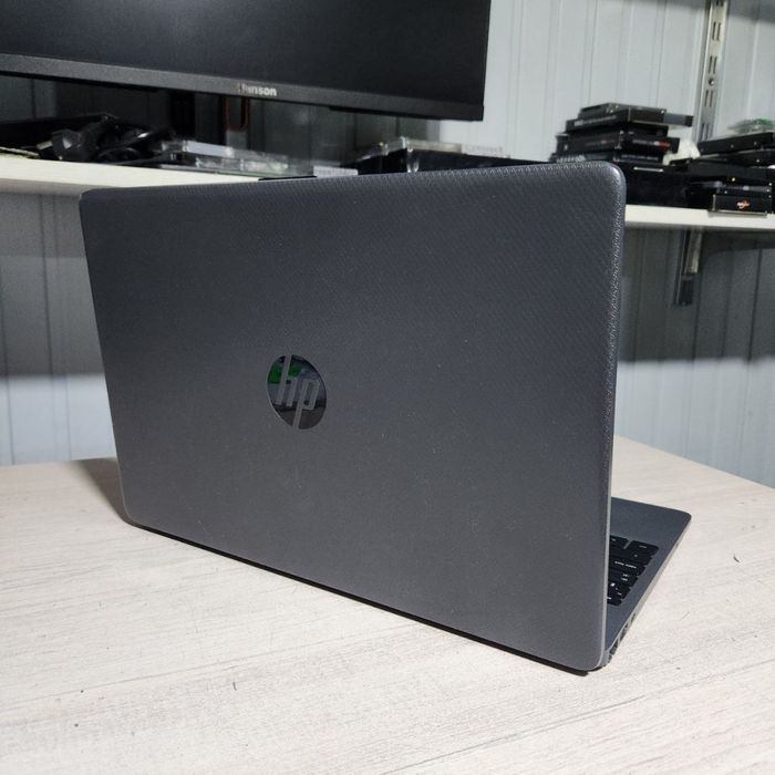 Ноутбук Hp В отличном состояния