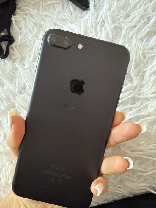 Продам нерабочий   телефон Iphone 7 plus