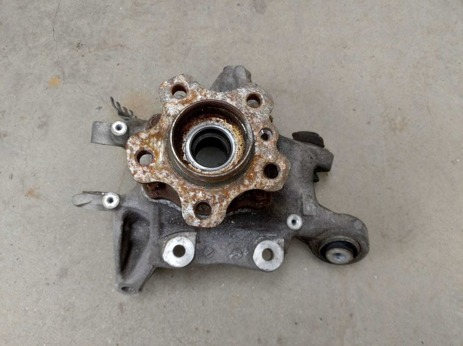 Fuzeta stanga dreapta BMW G30 G31 6866337 6866338