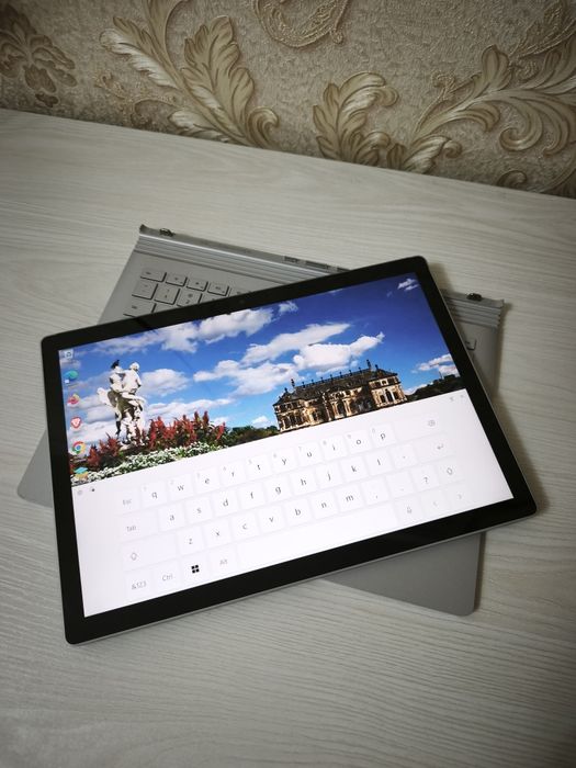 Microsoft Surface Book 2