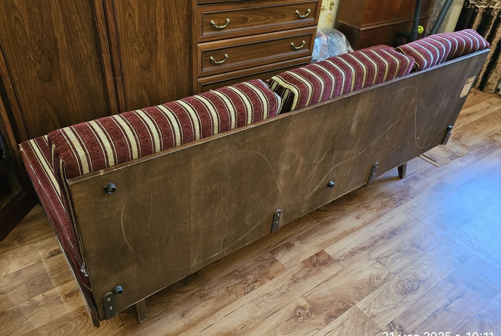 Диван в хорошем состоянии