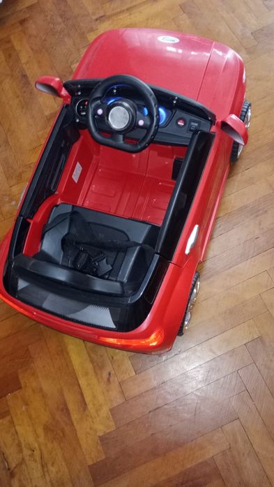 Детска кола / с дистанционно за родител