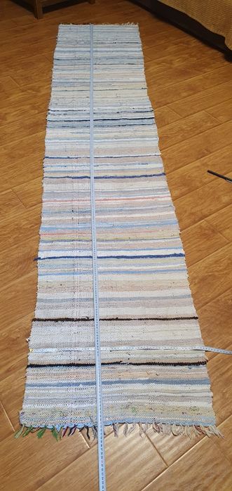 Vand covoare taranesti, lucrate manual, din carpe