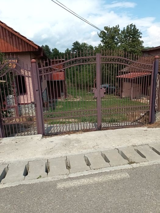Vanzare casa si pamant comuna Sovarna Mehedinti
