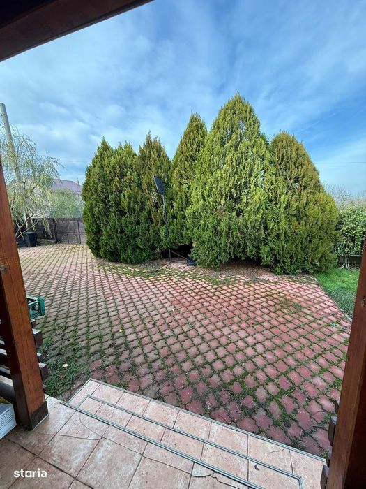 Casa de locuit sau de vacanta in Cornetu.