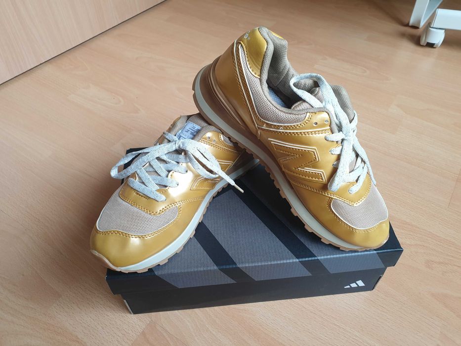 Adidasi de dama marca New Balance Model 574 Gold marime 38 Noi