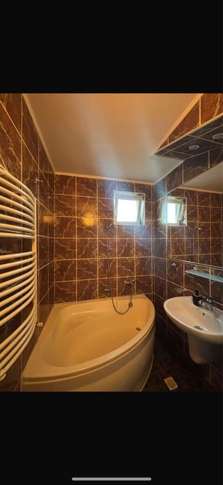 Inchiriez apartament in regim hotelier