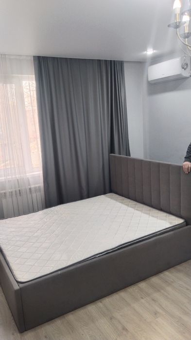 Кровать с матрасом