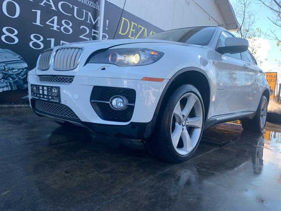 Dezmembrez bmw x6 e71 4.4 benzina/far x6/bara x6/capota x6/haion x6