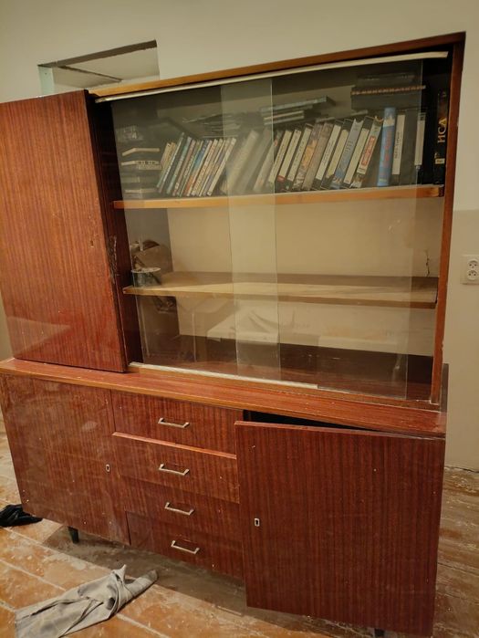 Продам сервант б/у