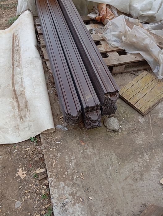 Șipcă metalica 160 bucăți 4lei bucata maro cu spatele gri 170x10x0.40  zona Galați