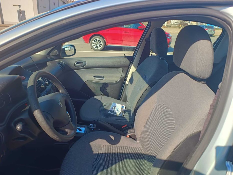 Peugeot 206 sedan, cutie automata, 67.800 km
