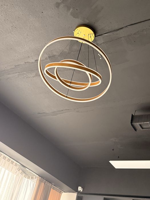 Продается люстра