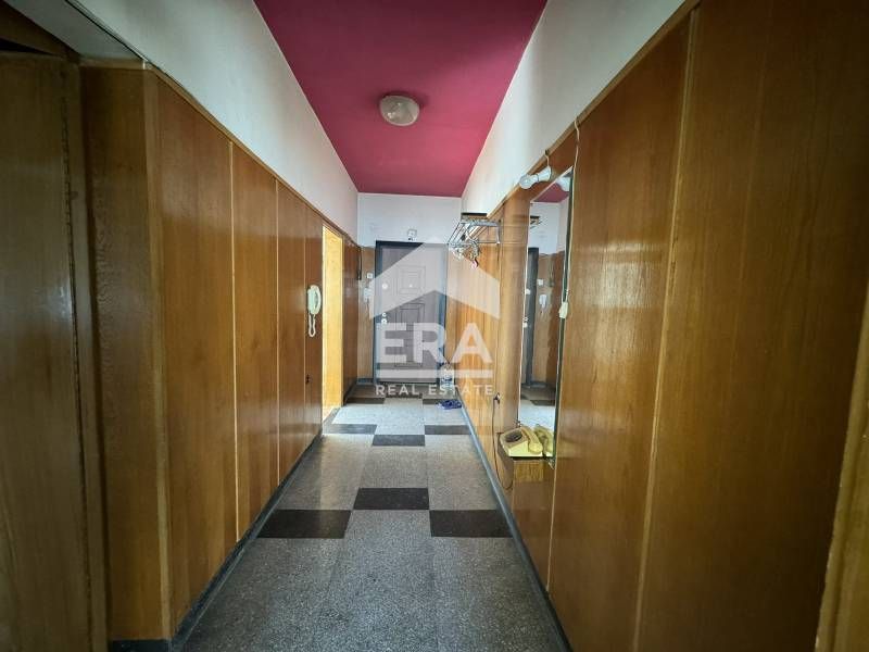 Продава се Тристаен апартамент в Хасково, Дружба 1 - 77 кв.м за 1096 €/кв.м - Снимка #11