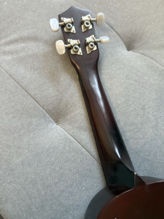 Продам  укулеле