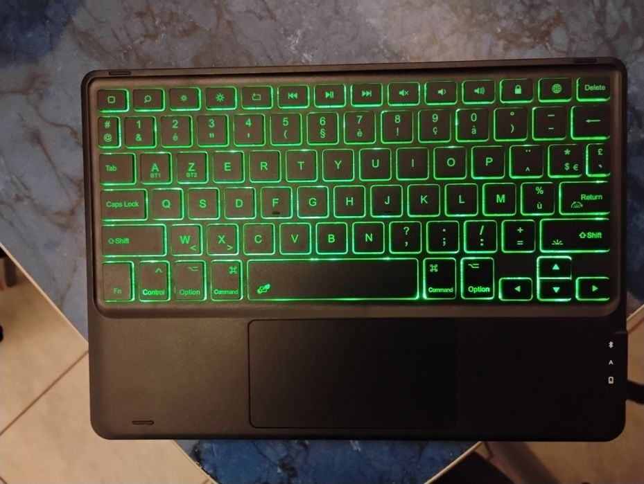 Vând CHESONA iPad 9th generation keyboard se conectează la gens 7 8 9