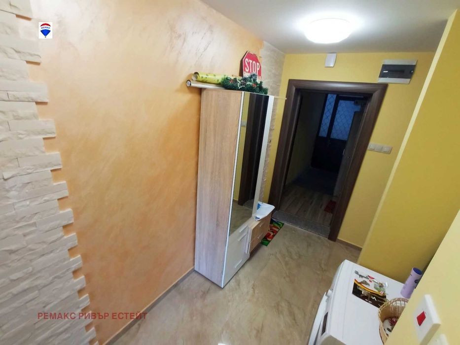 Продава се Тристаен апартамент в Русе, Дружба 2 - 72 кв.м за 1180 €/кв.м - Снимка #10