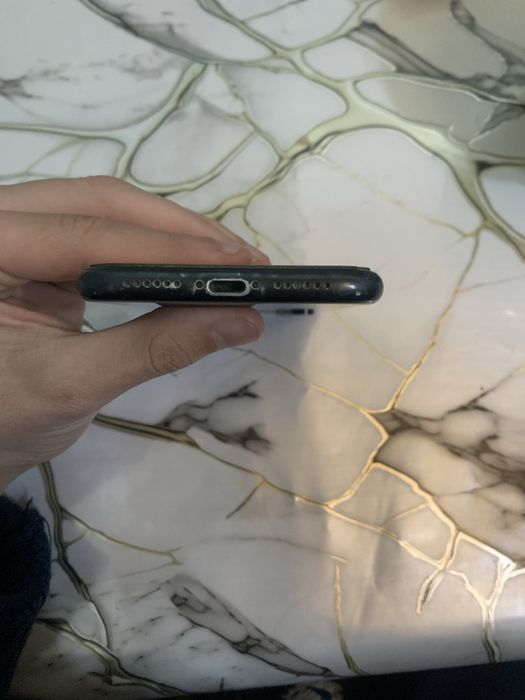 Iphone xr  qora holati ideal