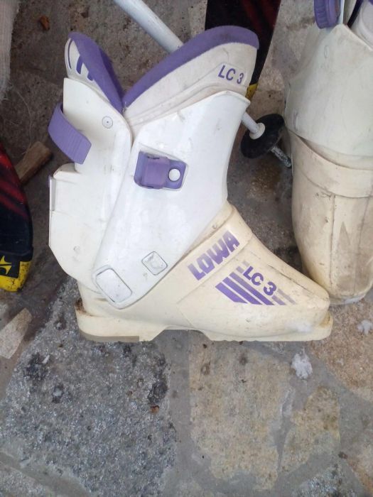 Ски комплект ски с автомати, ски обувки и щеки