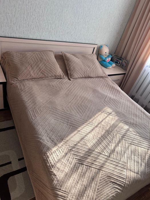 Продам спальный гарнитур