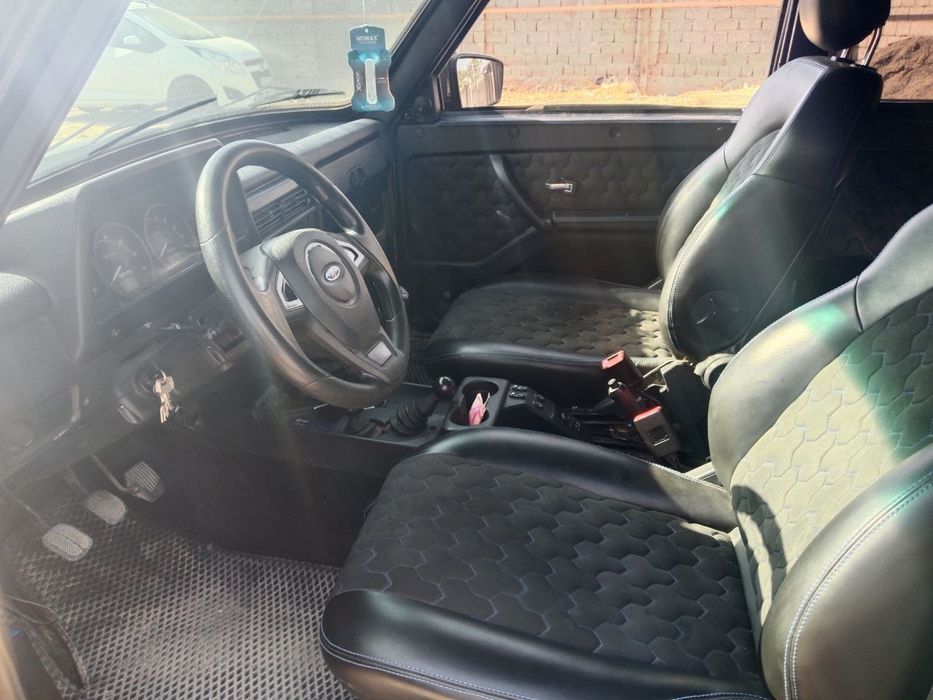 Продается Нива год 1990